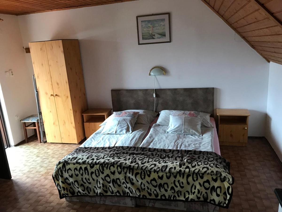 Apartman Berki Margit Heviz Exterior photo