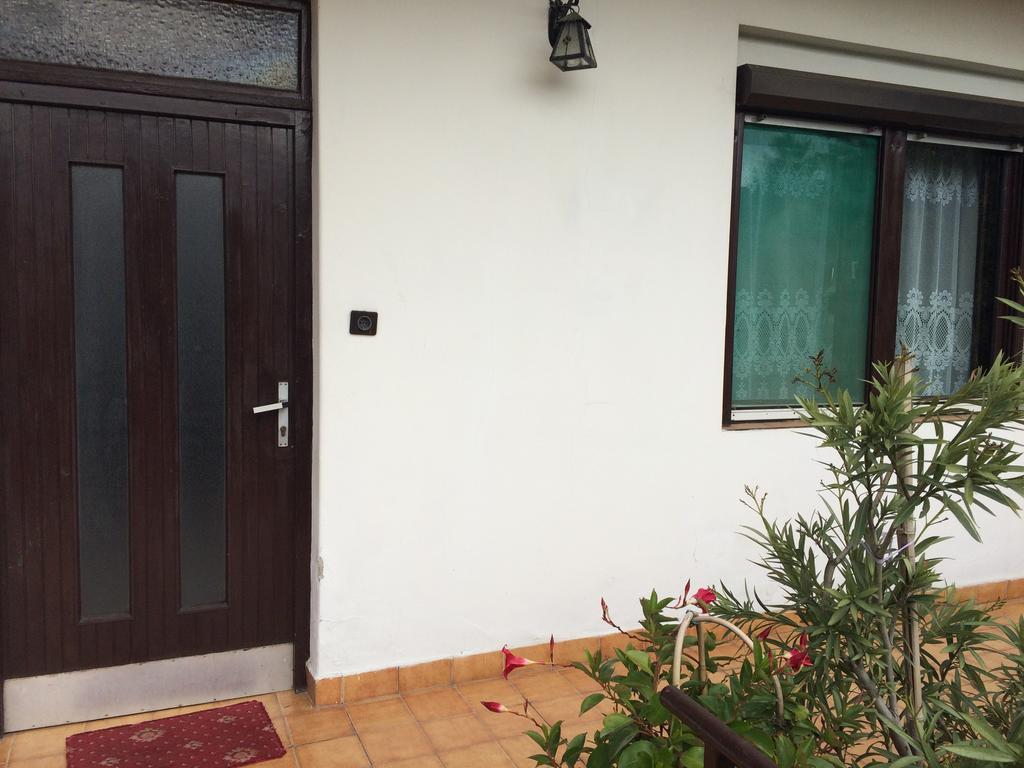 Apartman Berki Margit Heviz Room photo
